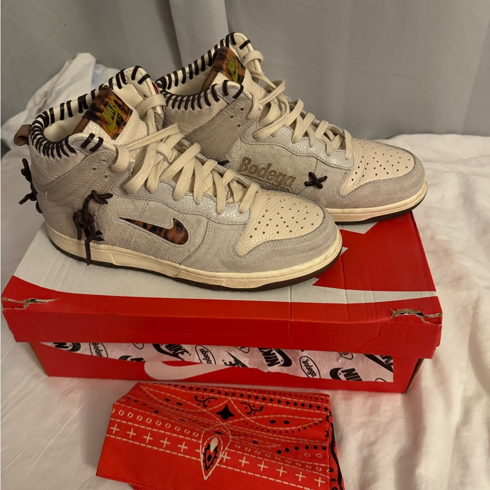 Friends and Family Bodega Dunks